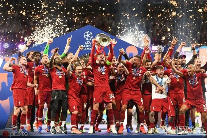 上赛季<a href=/shipin/zuqiuzhibo/liverpool/ target=_blank class=infotextkey>利物浦</a>获得了英超冠军