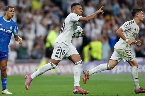 <a href=/shipin/zuqiuzhibo/ouguan/ target=_blank class=infotextkey>欧冠</a>-皇马2-1马赛取欧冠开门红，姆巴佩点射双响，卡瓦哈尔染红