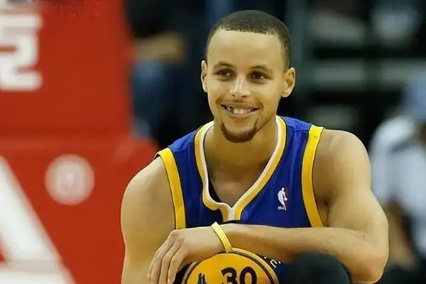 天赋决定上限,身体决定下限:罗斯与库里的生涯启示录