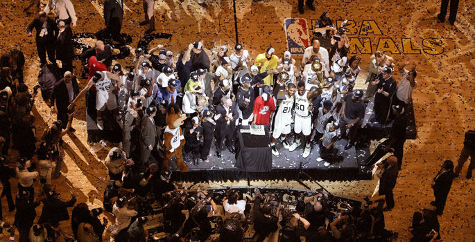 NBA编年史(2002-03):姚明来了! <a href=/shipin/lanqiuzhibo/spurs/ target=_blank class=infotextkey>马刺</a>复仇<a href=/shipin/lanqiuzhibo/lakers/ target=_blank class=infotextkey>湖人</a>