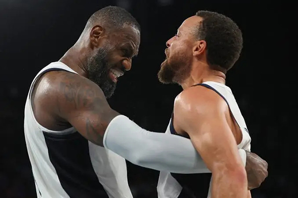 库里怼詹皇退役巡演争议:忠诚与成就的博弈
