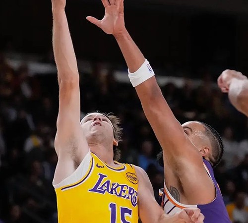 NBA季前赛:湖人81-103惨败太阳