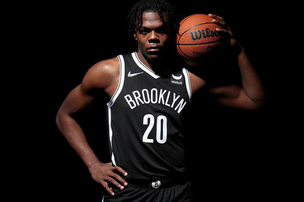 篮网主场战老鹰 夏普达成500进攻篮板里程碑