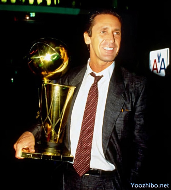 帕特-莱利:1989-90赛季的NBA最佳教练与<a href=/shipin/lanqiuzhibo/lakers/ target=_blank class=infotextkey>湖人</a>王朝的缔造者
